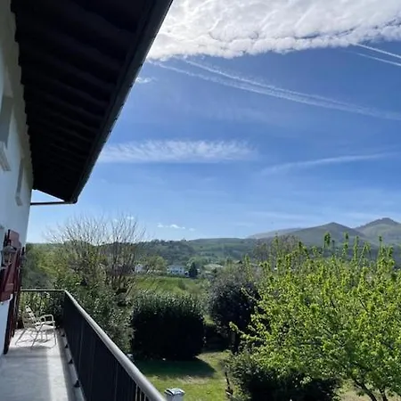 Grande Maison Famille, Jardin Feriehus Espelette